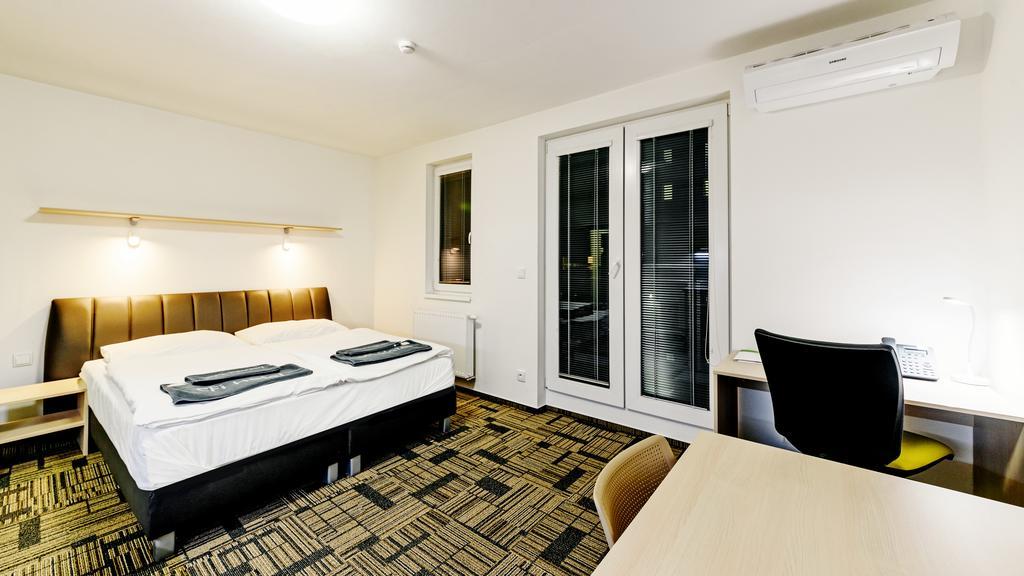 Efi Palace Hotel Brno Luaran gambar