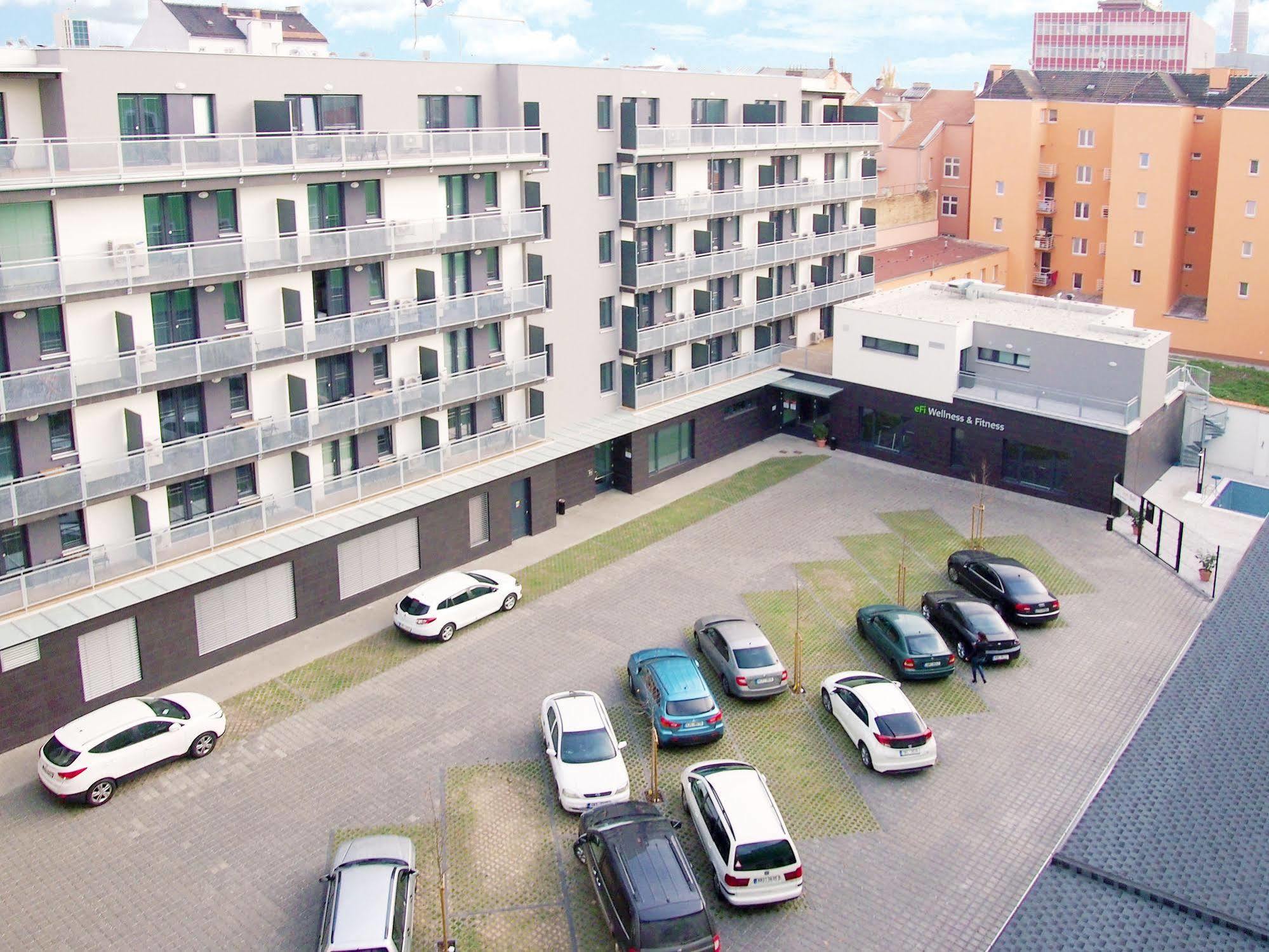 Efi Palace Hotel Brno Luaran gambar